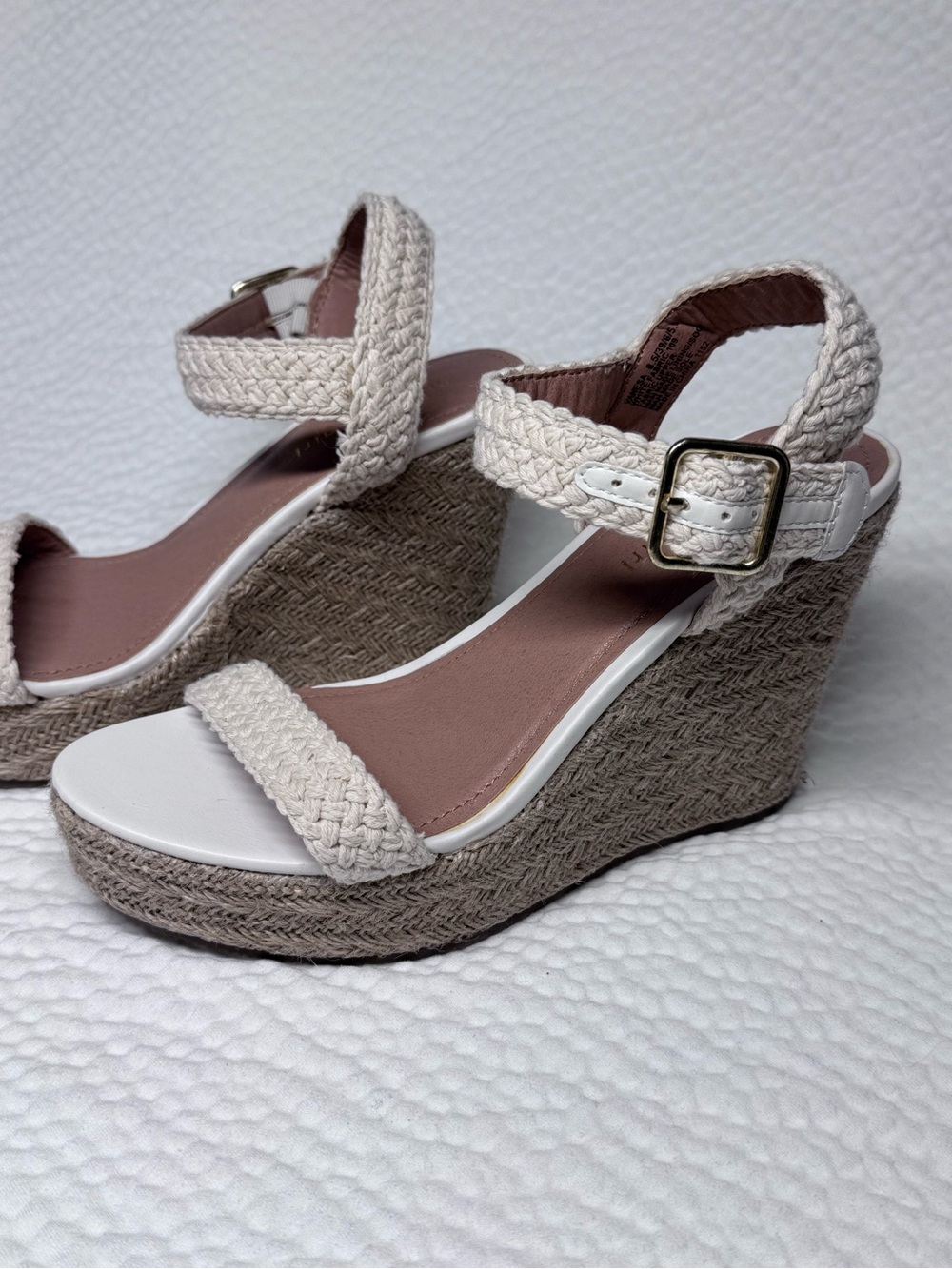 Madden Girl Vamesa White Crochet Espadrille Wedge Sandals NWOT Size 8.5